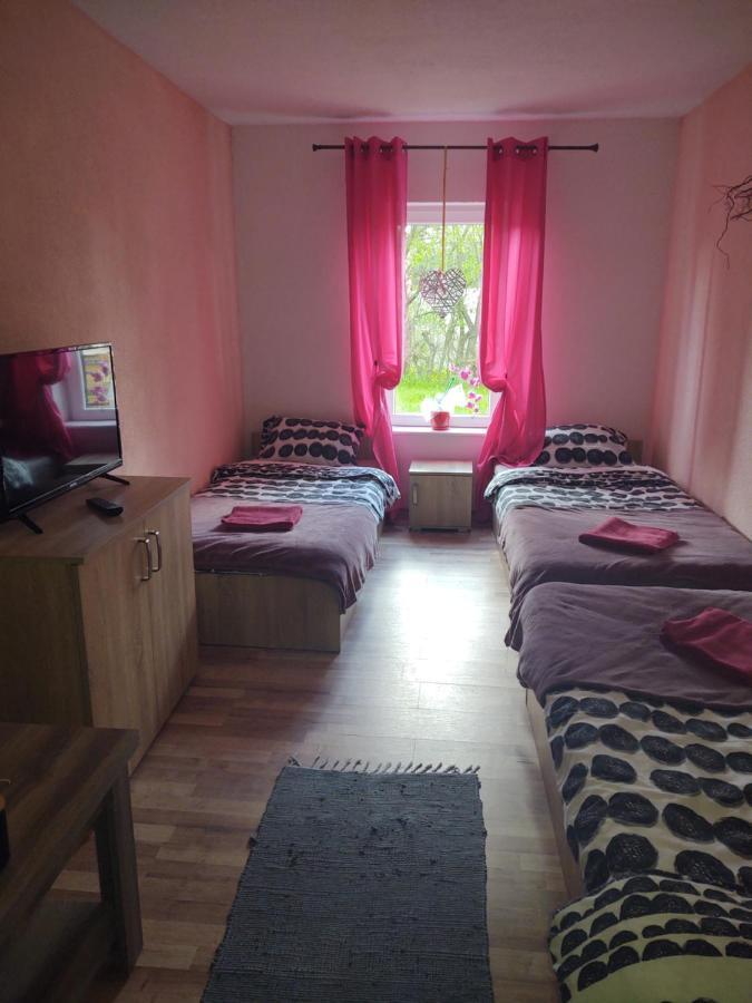 Villa Gosciniec Mariola à Człuchów Extérieur photo