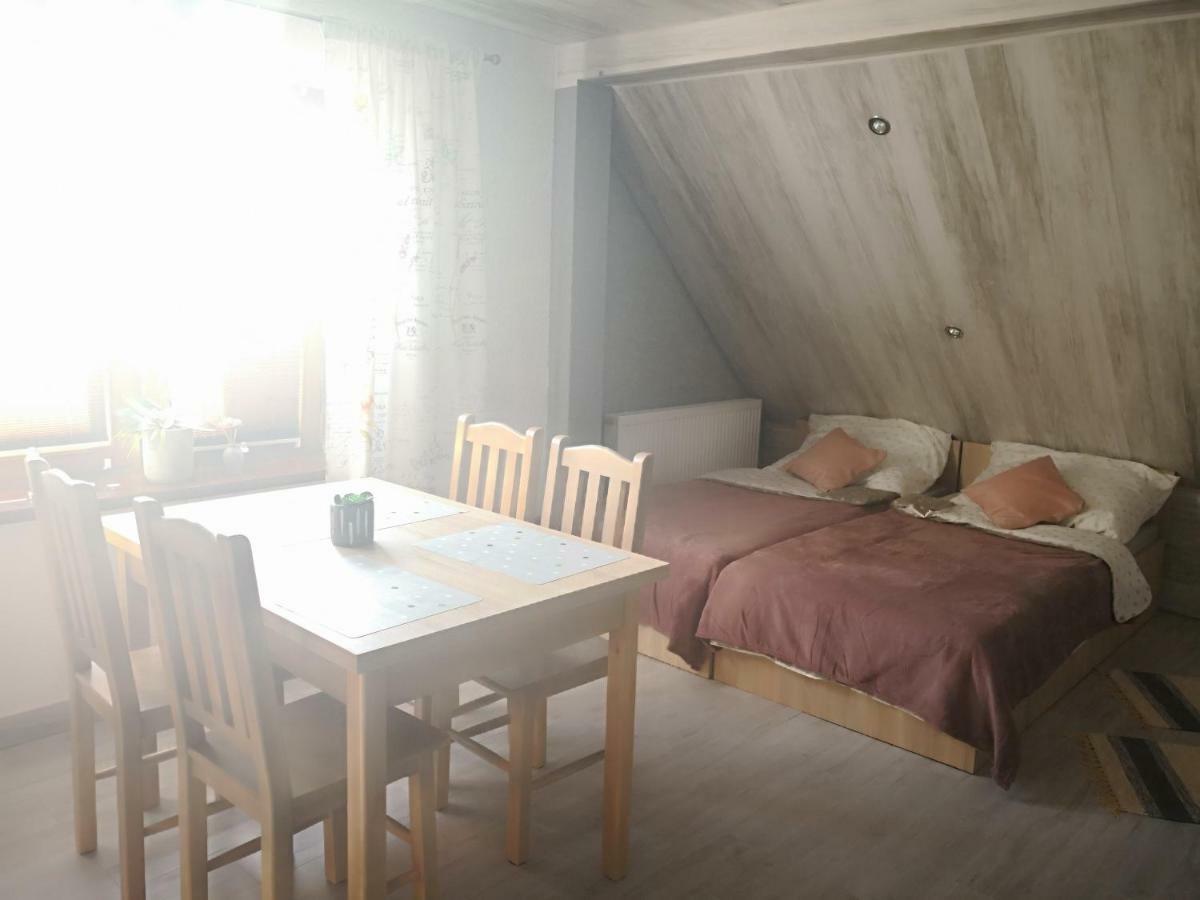 Villa Gosciniec Mariola à Człuchów Extérieur photo