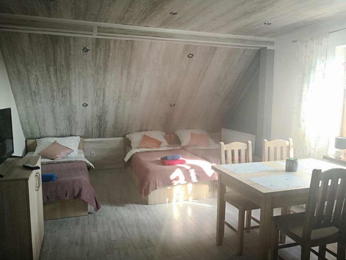 Villa Gosciniec Mariola à Człuchów Extérieur photo